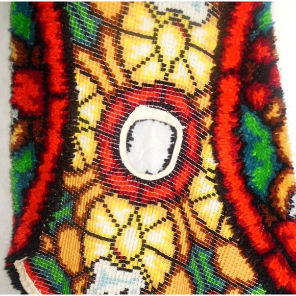 WonderArt Latch Hook 34" Tree Skirt 'Stained Glass Candles' Completed Vintage - Picture 2 of 3